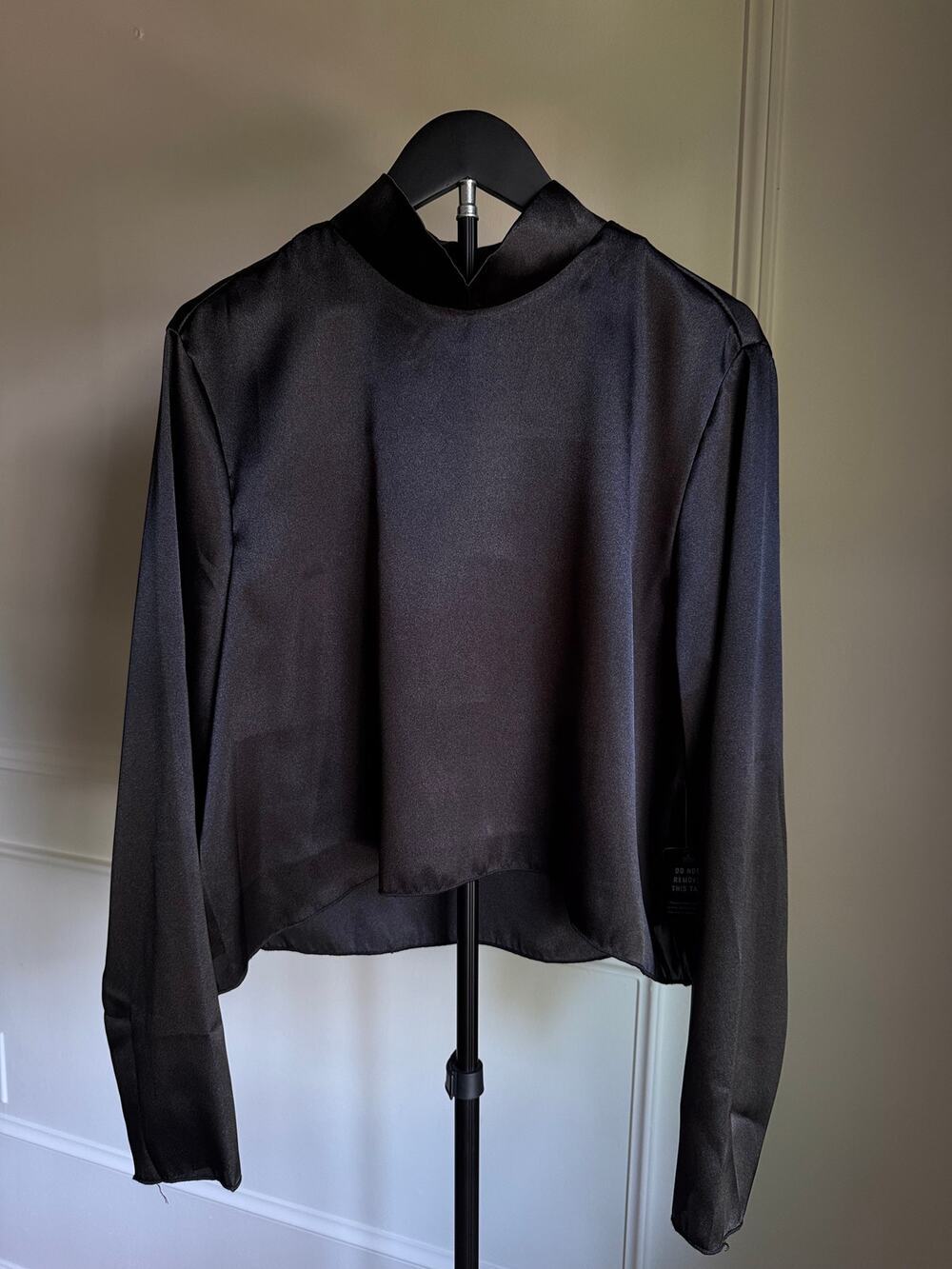 NWT Express Satin Mock Neck Blouse Black Long Sleeve Keyhole Top Large